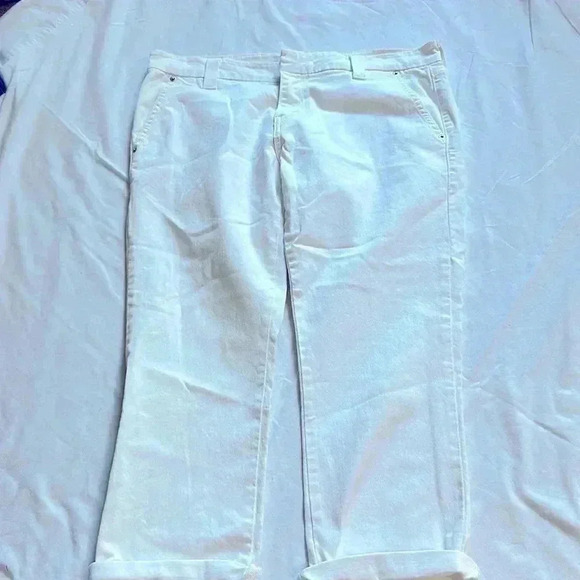 Levi's Women's Size 12, 545 low skinny Jeans White Denim Crop - Picture 1 of 7